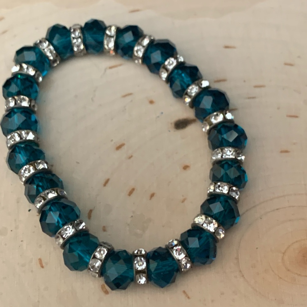 Turquoise and diamond like stretch bracelet